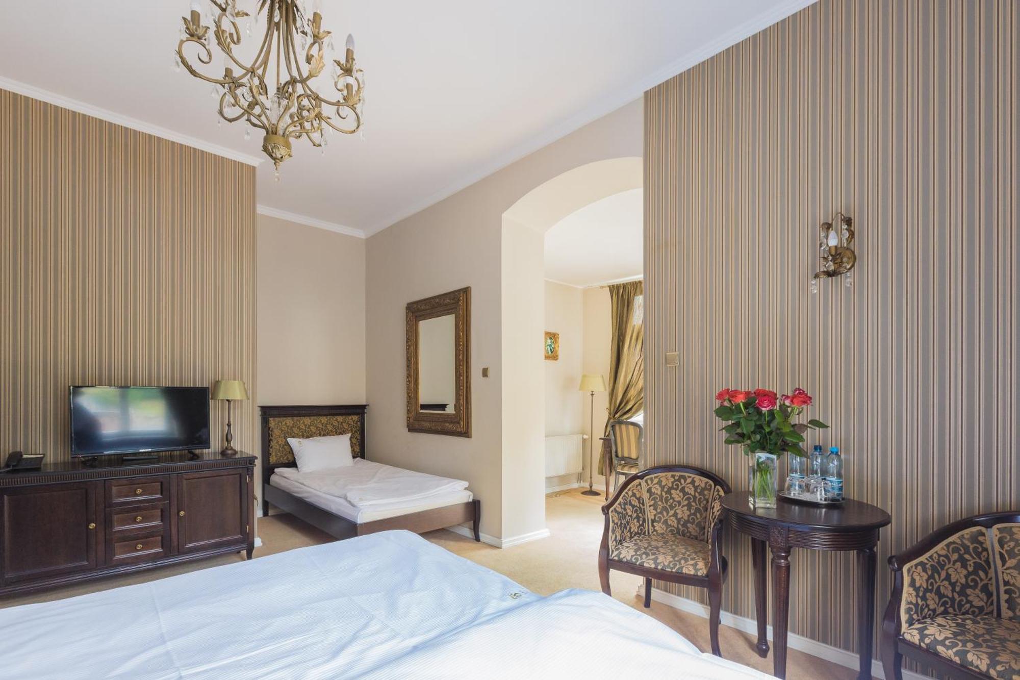 Hotel Fryderyk Duszniki Zdroj Ruang foto